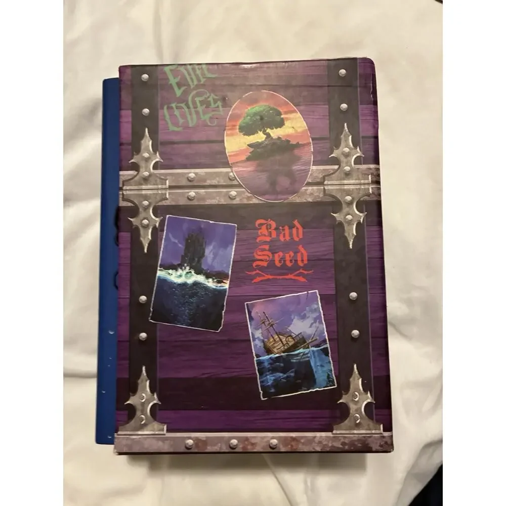 Treasures of the Isle of the Lost 3 book box set Descendents Melissa de la Cruz
